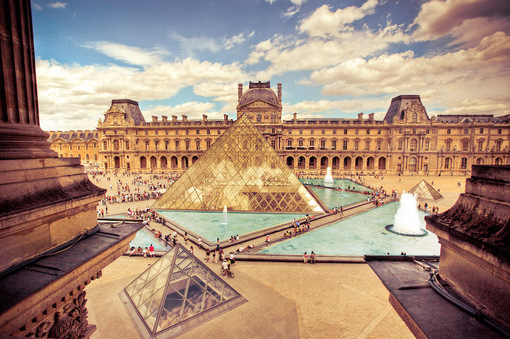 thelouvreistheworldsmostvisitedmuseumandissurelyoneofthemost