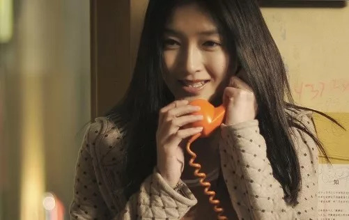 《致青春》中温柔聪慧的阮莞《恋爱先生》中直率独立的罗玥慢慢地